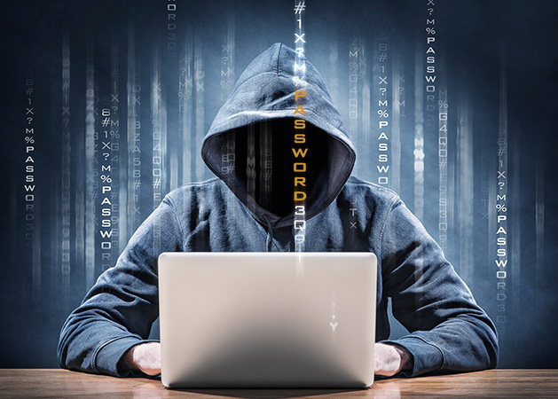 Ein Hacker, mit Kapuzenpulli sitzt vor einem Laptop. Vor und neben ihm stehen vertikale Buchstaben und Zahlenreihen in denen teilweise das Wort "Password" zu finden ist.